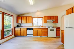 17440 SW Stark St, Beaverton, OR 97006 - Photo 3