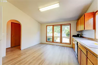 17440 SW Stark St, Beaverton, OR 97006 - Photo 5