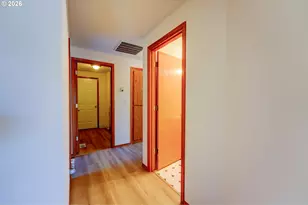 17440 SW Stark St, Beaverton, OR 97006 - Photo 23