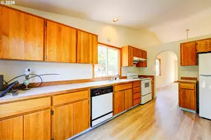 17440 SW Stark St, Beaverton, OR 97006 - Photo 7
