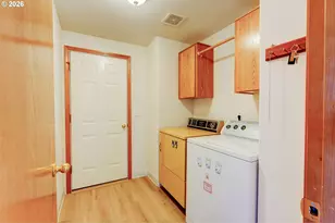 17440 SW Stark St, Beaverton, OR 97006 - Photo 15