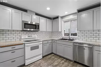 204 W Wilson St, Yacolt, WA 98675 - Photo 11