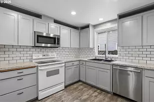 204 W Wilson St, Yacolt, WA 98675 - Photo 11