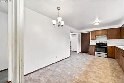 2040 Princeton Dr, Eugene, OR 97405 - Photo 13