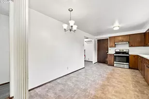 2040 Princeton Dr, Eugene, OR 97405 - Photo 13
