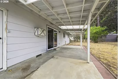 2040 Princeton Dr, Eugene, OR 97405 - Photo 33
