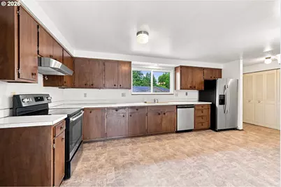 2040 Princeton Dr, Eugene, OR 97405 - Photo 11