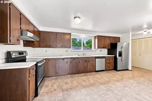 2040 Princeton Dr, Eugene, OR 97405 - Photo 11