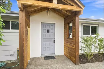 2040 Princeton Dr, Eugene, OR 97405 - Photo 5
