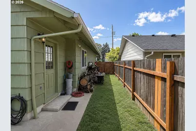 280 SE Evelyn Ave, Gresham, OR 97080 - Photo 23
