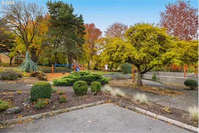 1696 NW Rolling Hill Dr, Beaverton, OR 97006 - Photo 33