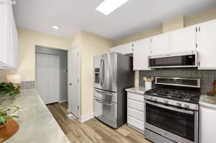 1696 NW Rolling Hill Dr, Beaverton, OR 97006 - Photo 5