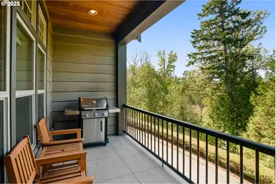 10546 SW Windwood Way, Portland, OR 97225 - Photo 13