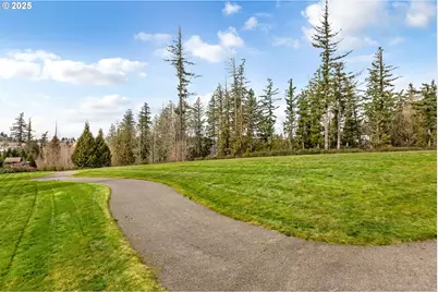 10546 SW Windwood Way, Portland, OR 97225 - Photo 33