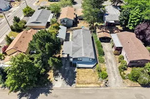 124 NW Trust St, Roseburg, OR 97471 - Photo 33