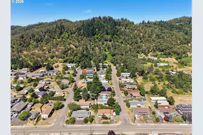 124 NW Trust St, Roseburg, OR 97471 - Photo 39
