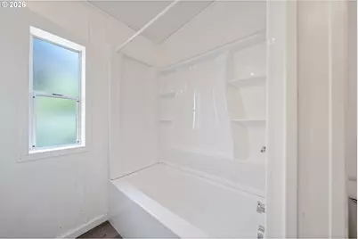 124 NW Trust St, Roseburg, OR 97471 - Photo 23