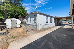 124 NW Trust St, Roseburg, OR 97471 - Photo 31