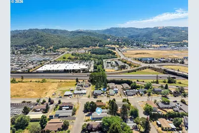 124 NW Trust St, Roseburg, OR 97471 - Photo 37