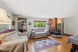 25780 Vera Ln, Veneta, OR 97487 - Photo 9