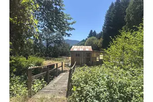 589 Mehlwood Ln, Glendale, OR 97442 - Photo 13