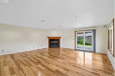 3495 Oak St, Hubbard, OR 97032 - Photo 5