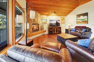 17704 Rogue Ln, Sunriver, OR 97707 - Photo 5