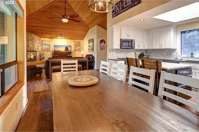 17704 Rogue Ln, Sunriver, OR 97707 - Photo 11