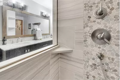 17704 Rogue Ln, Sunriver, OR 97707 - Photo 3