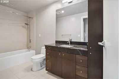 1920 S River Dr #E102, Portland, OR 97201 - Photo 21