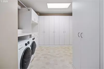 1920 S River Dr #E102, Portland, OR 97201 - Photo 35