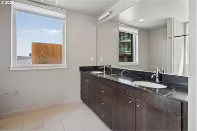 1920 S River Dr #E102, Portland, OR 97201 - Photo 33