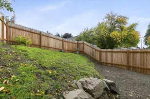 569 N 3rd St, Kalama, WA 98625 - Photo 21