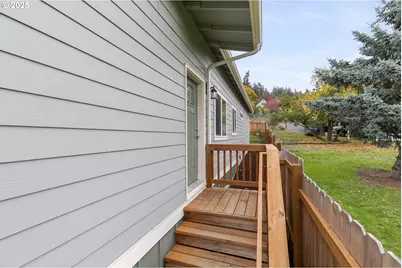 569 N 3rd St, Kalama, WA 98625 - Photo 5