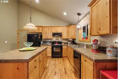1251 Timberlake Dr, Rockaway Beach, OR 97136 - Photo 5