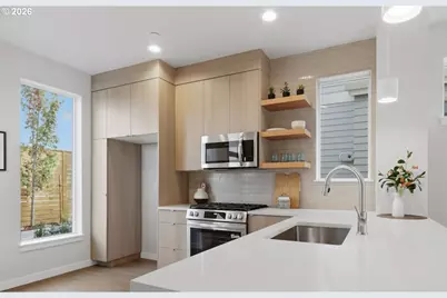 2492 SE 67th Ave, Portland, OR 97206 - Photo 5