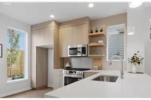 2492 SE 67th Ave, Portland, OR 97206 - Photo 5