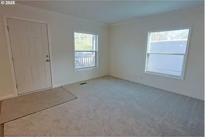 90766 Hollywood Ln, Coos Bay, OR 97420 - Photo 7