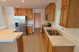 90766 Hollywood Ln, Coos Bay, OR 97420 - Photo 13