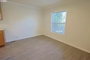 90766 Hollywood Ln, Coos Bay, OR 97420 - Photo 17