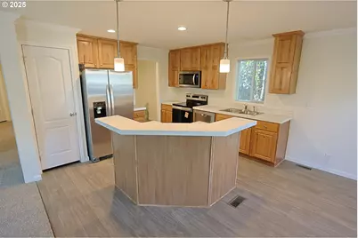 90766 Hollywood Ln, Coos Bay, OR 97420 - Photo 11