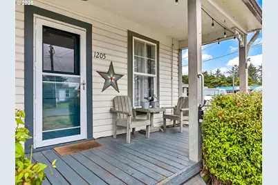 1205 49th St, Seaview, WA 98644 - Photo 3