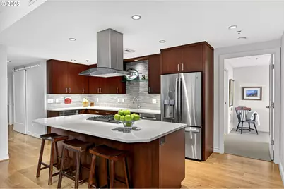 2448 NW Westover Rd #E402, Portland, OR 97210 - Photo 11