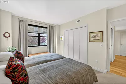 2448 NW Westover Rd #E402, Portland, OR 97210 - Photo 23