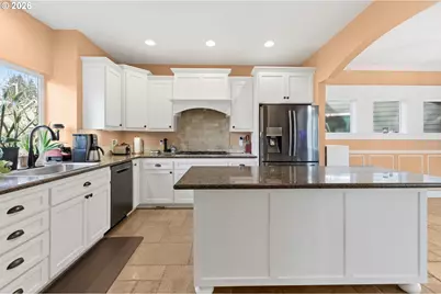 475 Salty Way, Eugene, OR 97404 - Photo 3