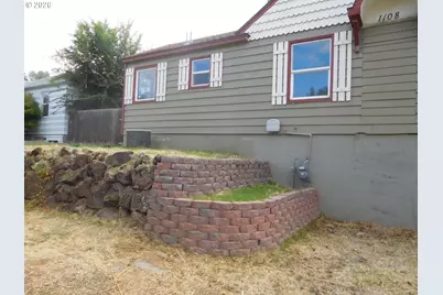 1108 SW Goodwin Pl, Pendleton, OR 97801 - Photo 3