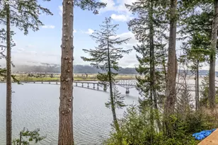 572 Columbia St, Cathlamet, WA 98612 - Photo 31