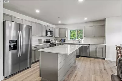 572 Columbia St, Cathlamet, WA 98612 - Photo 9