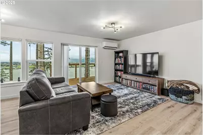 572 Columbia St, Cathlamet, WA 98612 - Photo 15