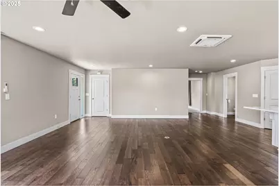 151 Alpha Dr, Longview, WA 98632 - Photo 13